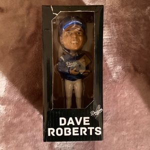 DODGERS dave roberts bobblehead